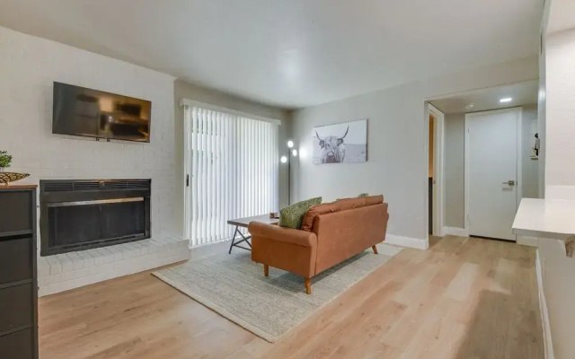 Near Stadiums: Grand Prairie Apt w/ Pool Access
