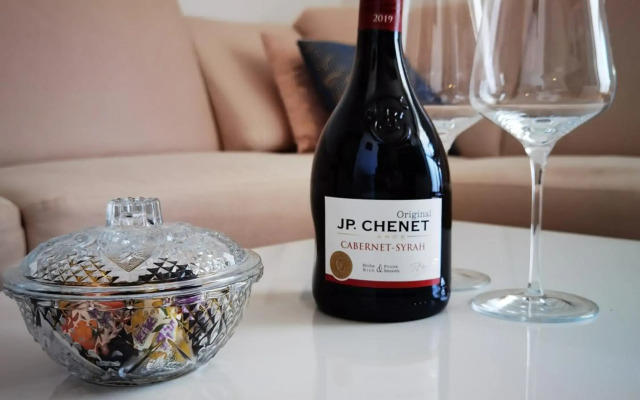 T-star, 2-bedroom apartment with magnificent beach view