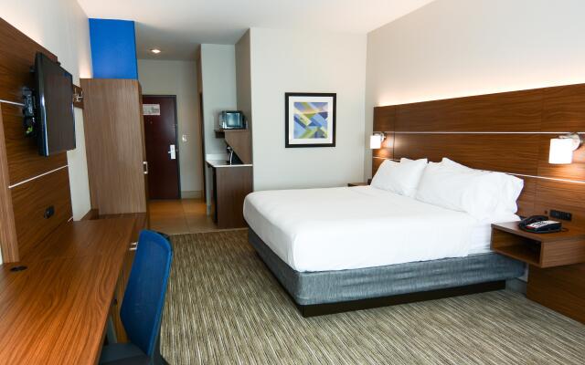 Holiday Inn Express & Suites New Boston by IHG