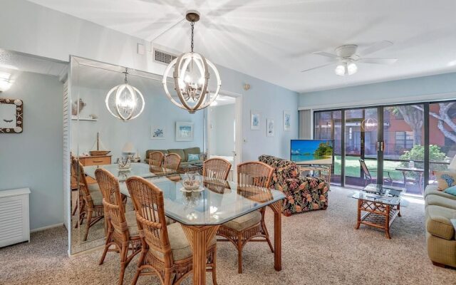 Relaxing Condo With two Pools and Steps to Beach