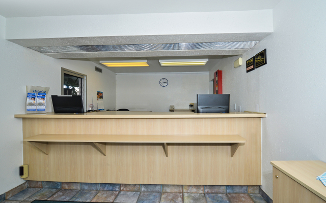 Americas Best Value Inn Lincoln Airport