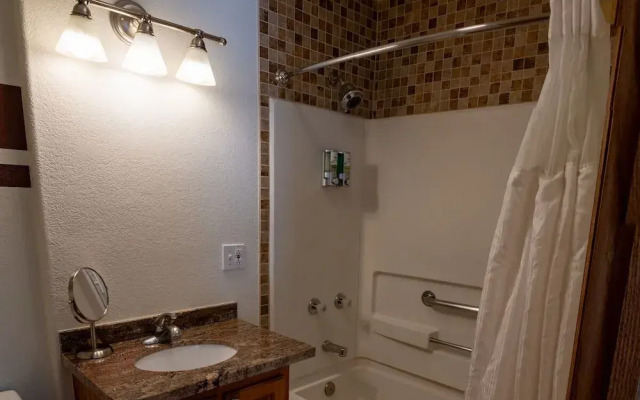 Alpenglow One Bedroom One Bath A18