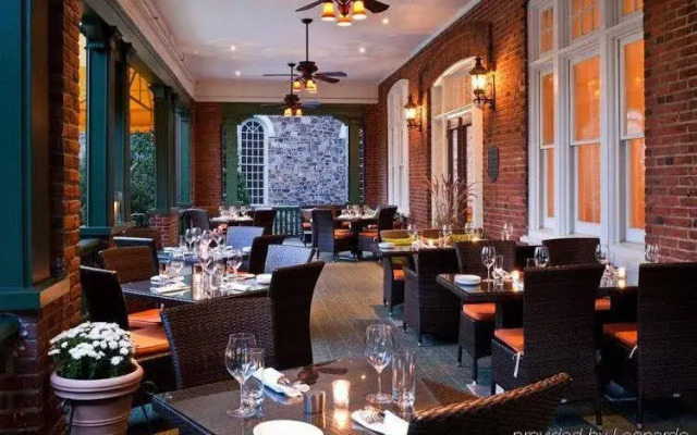 Wayne Hotel