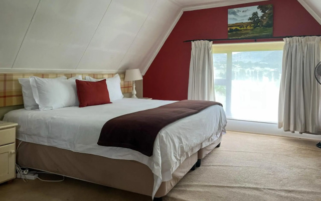 The Clarens Country House