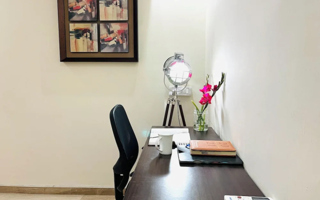 Olive Service Apartment-Golf Course Road