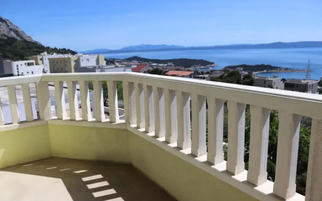 Apartments with a parking space Makarska - 19009