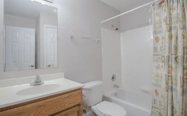 Oak Shores Studio 56