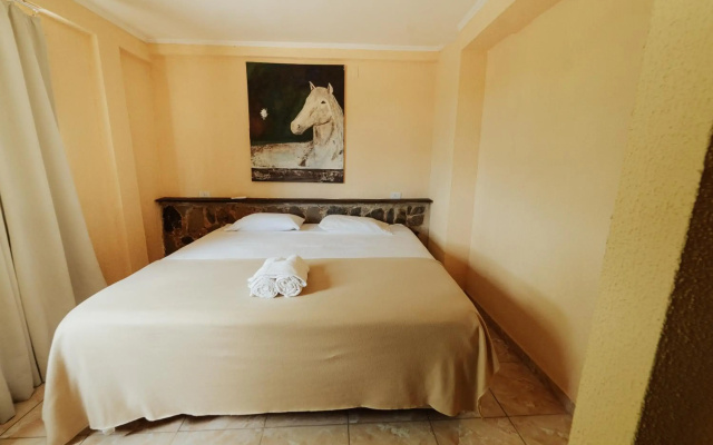 ISONDU Suites & Breakfast