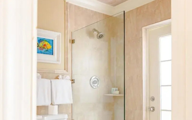 Romora Bay Resort & Marina