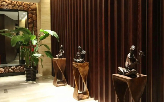 Yiwu Orange Boutique Hotel
