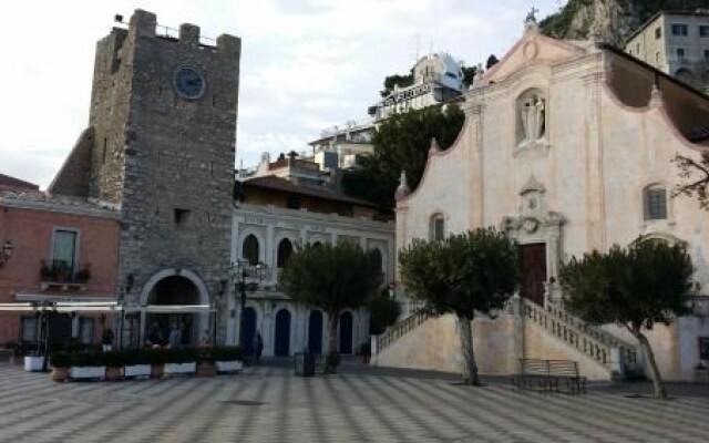 Taormina Centro Apartment