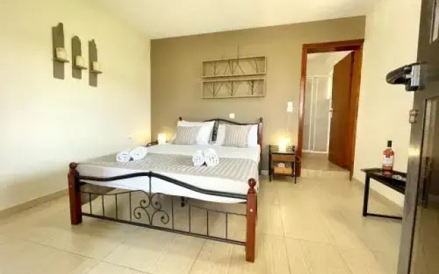 Jo Marinis Rooms
