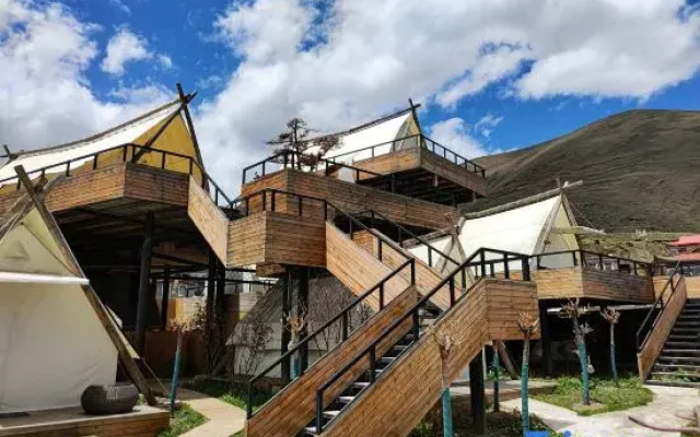 Zanmphu Lodge