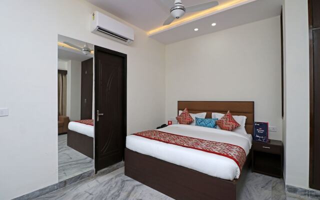OYO 12143 Hotel SKD