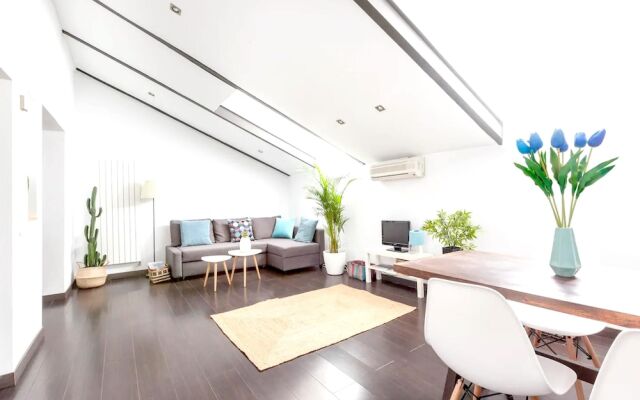 Apartment with One Bedroom in Madrid, with Wifi