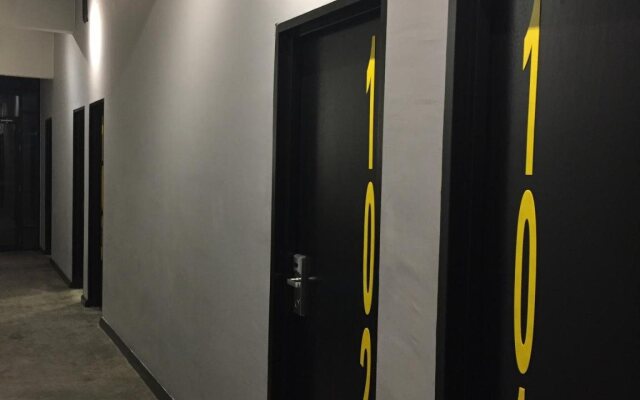 Suite 18 Boutique Hotel - Hostel