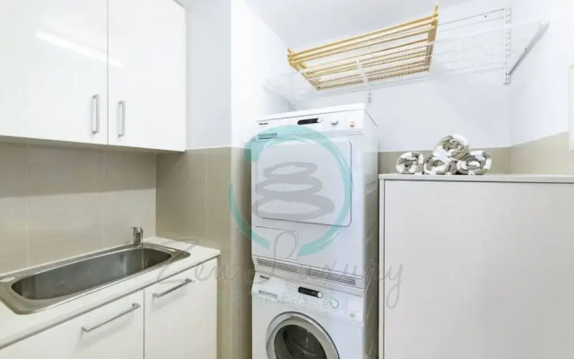 ZEN AT ARKABA - 3BR Luxury Apartment