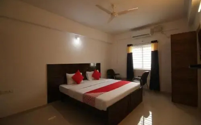 OYO 28285 Maruthi- Luxury Rooms