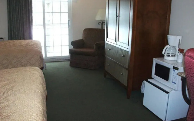 Travelodge by Wyndham Wasaga Beach