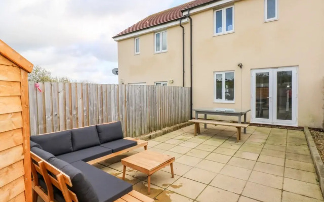 10 Belfrey Close