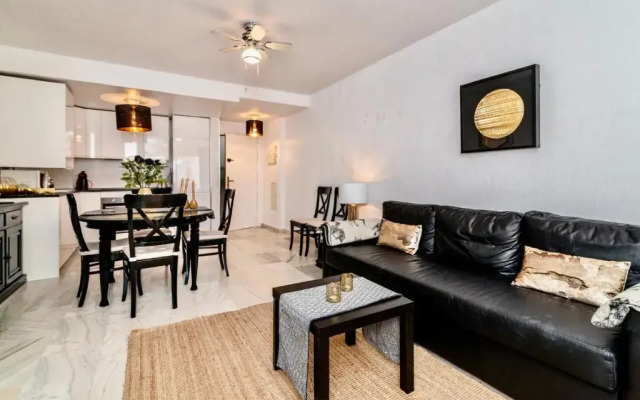 Marbella Lovely 3-bedroom Apartment 350 m Walk to the Beach