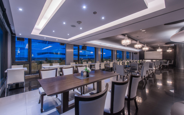 Forward Hotel Nangang