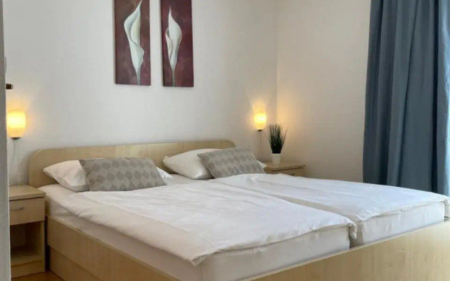 Rooms and Apartments Ana