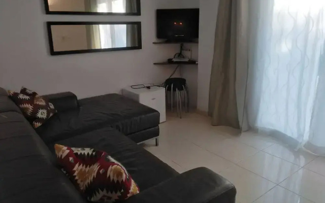 2 Bed Gf Apt Near Puerto Banus