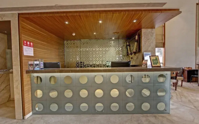 Capital O 8169 Hotel Salem Castle