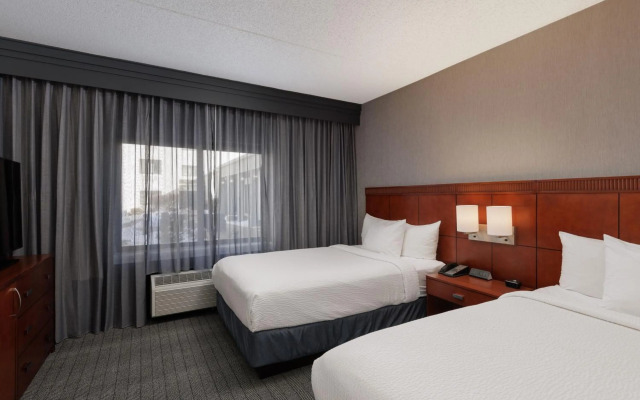 Courtyard by Marriott Denver Central Park