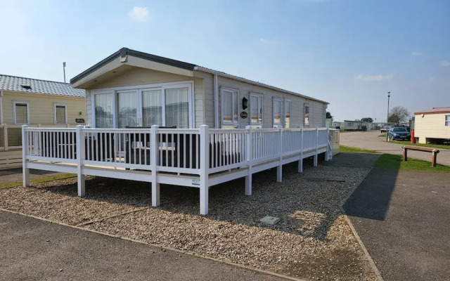 2br-sleeps6-fireplace-parking-patio-seaside