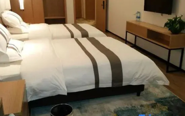 Shuimu City Hot Spring Holiday Hotel