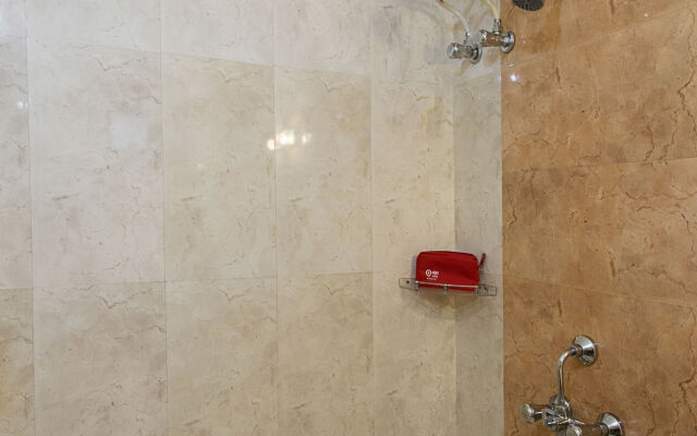 OYO 726 Hotel Safari