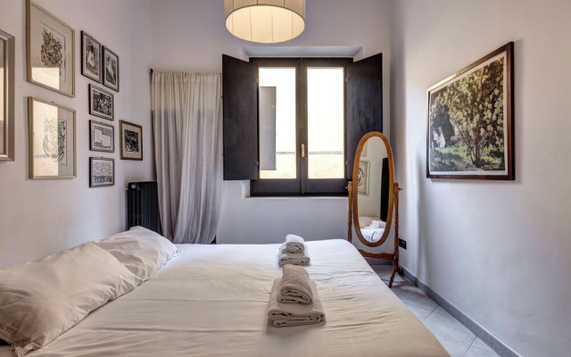 Casine Apartment by Mamo Florence