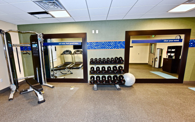 Hampton Inn & Suites Oakwood Village-Cleveland