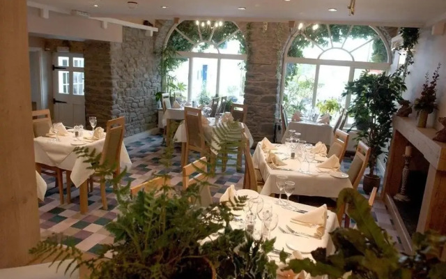 Feathers Hotel, Bar and Restaurant