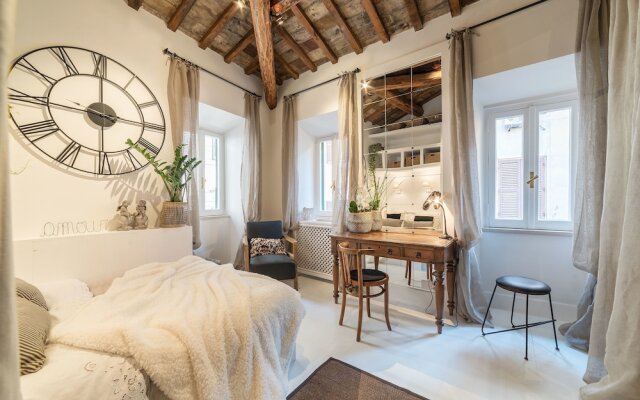 Navona Luxury & Charming Apartment