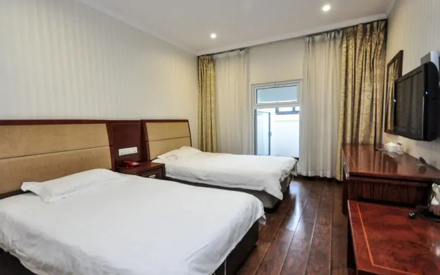 Omake Holiday Hotel