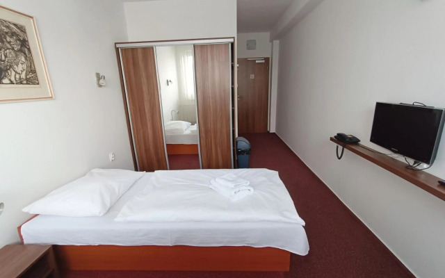 Klar Hotel