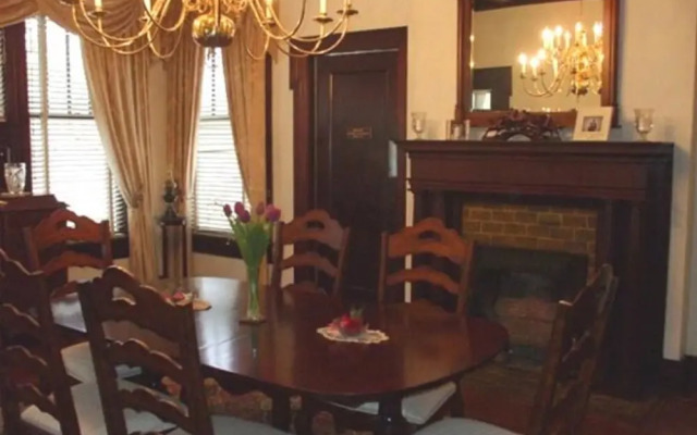 Simply Divine Bed & Breakfast