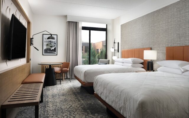 Sheraton Grand Rapids Airport Hotel