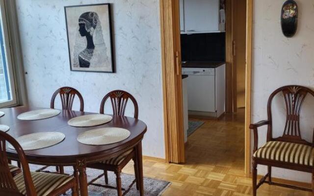 Large apartment with 4 bedrooms, central location