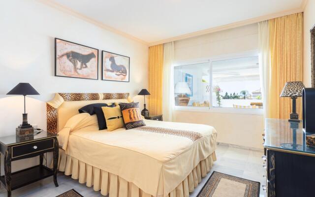 Bahia de Marbella Luxury Apartment