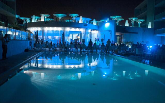 Apolo Suites Rentalmar