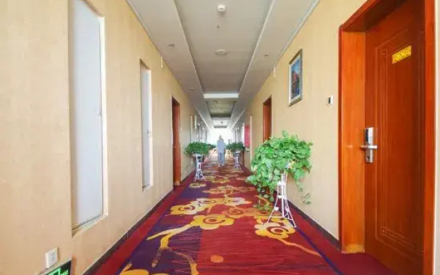 Huyang Business Hotel