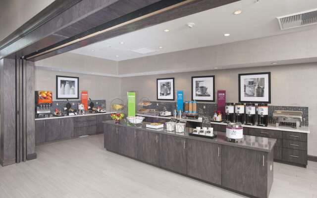 Hampton Inn & Suites LAX El Segundo