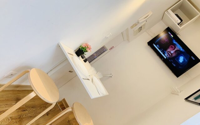 Couronne Studio
