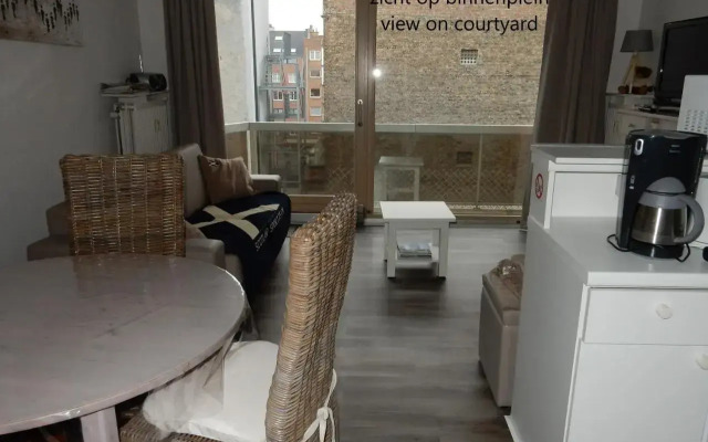 Studio center of Ostend w/parking & south terrace