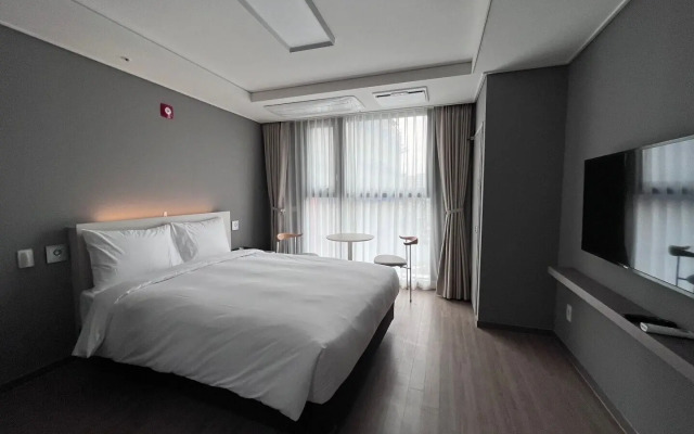 Sollago Myeongdong Hotel & Residence