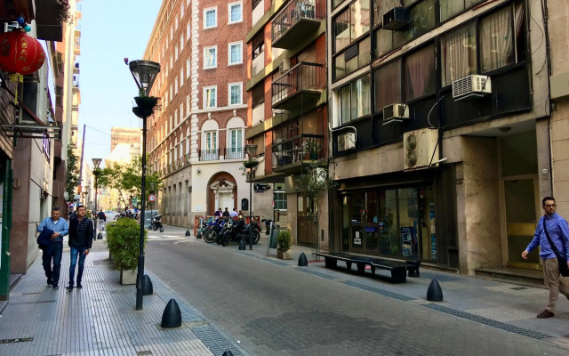 Bright, open view studio at Reconquista 870